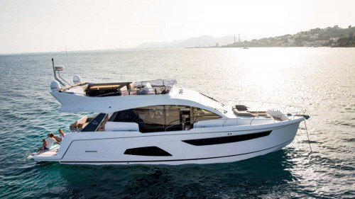 Sealine Motor F530 production power yacht 4